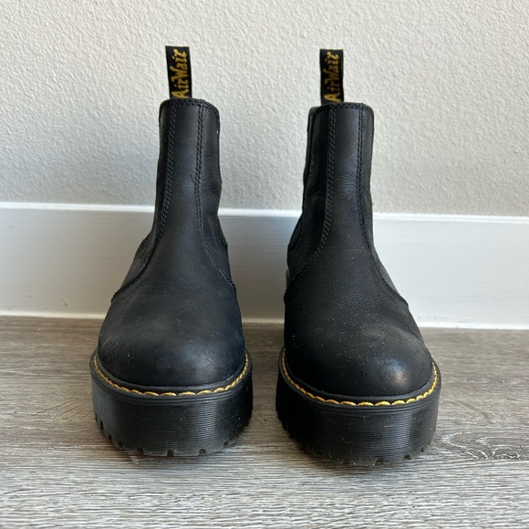 Doc Marten Chelsea ankle boot - Picture 2 of 7